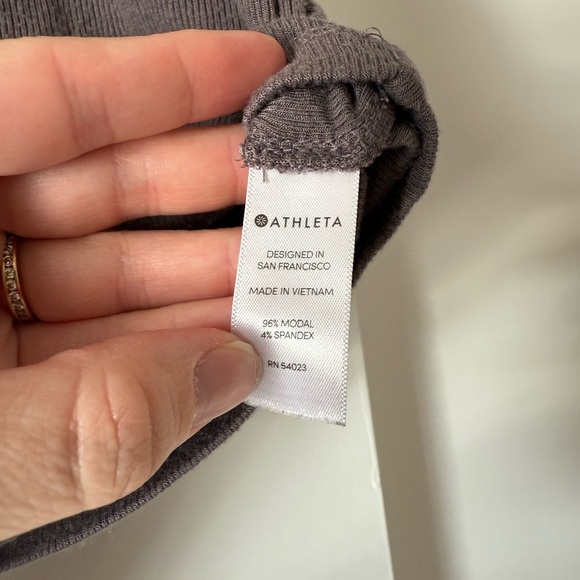 Athleta Ribbed Gray Top - Picture 6 of 7